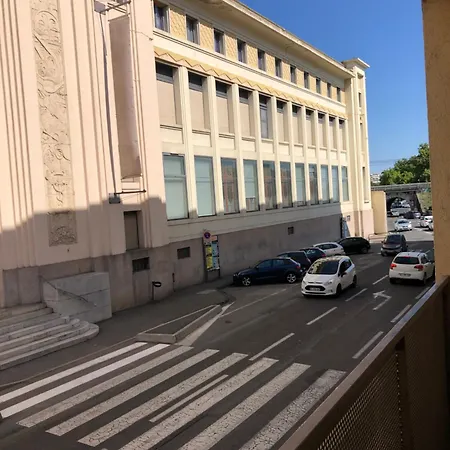Très Beau Près Du Centre Appartamento Nîmes